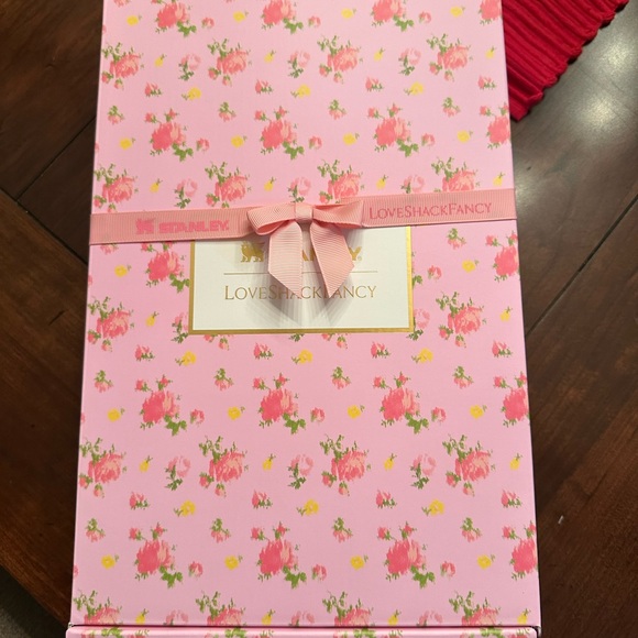 Stanley LoveShack Fancy Pink Floral Mug 40oz Tumbler - Picture 3 of 4